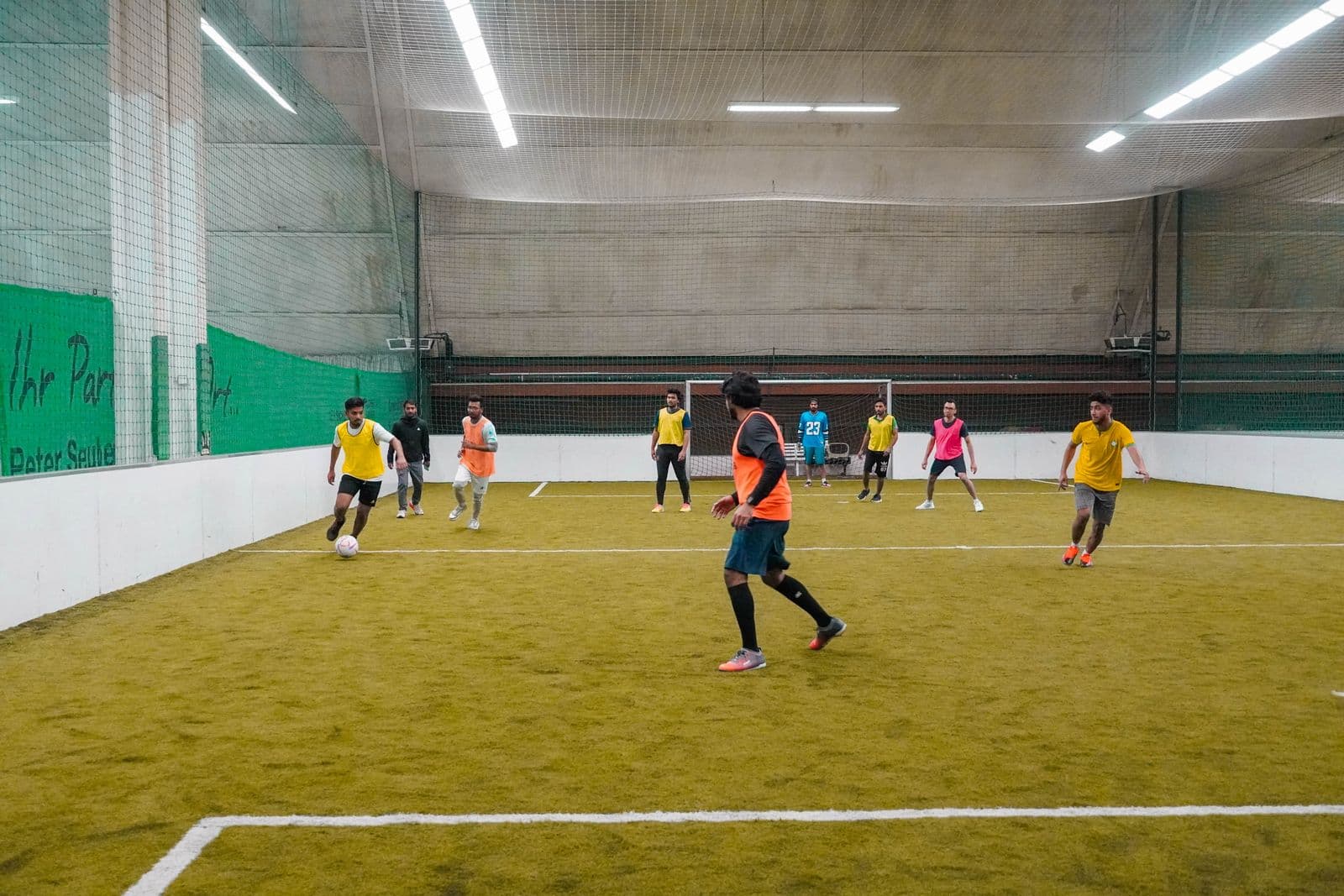 Plantel de futsal en la cancha antes de una fecha: el momento de armar la convocatoria